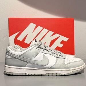 Nike Men's Light Gray and White Sneakers
